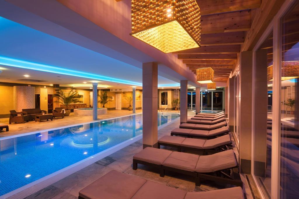 Hotel Honti Wellness és Konferencia Szálloda Visegrád Esterno foto